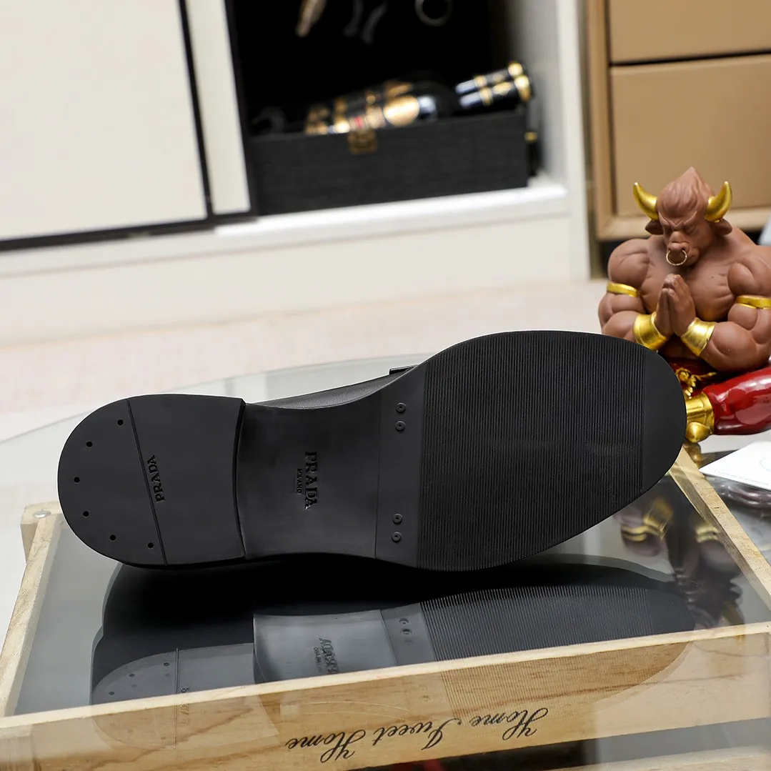 Men's shoes 💰620 💰💰🎩🎩【Prada】Counter 1:1⬆️original reproduction, absolute quality🆗original outsole, high-quality imported rubber, wear-resistant and non-slip, never degummed, upper material: imported first-layer cowhide➕anti-slip foam outsole, official website material, inner material: water-dyed leather lining, 3 colors available! Code number 38-44 (45. Can be customized)